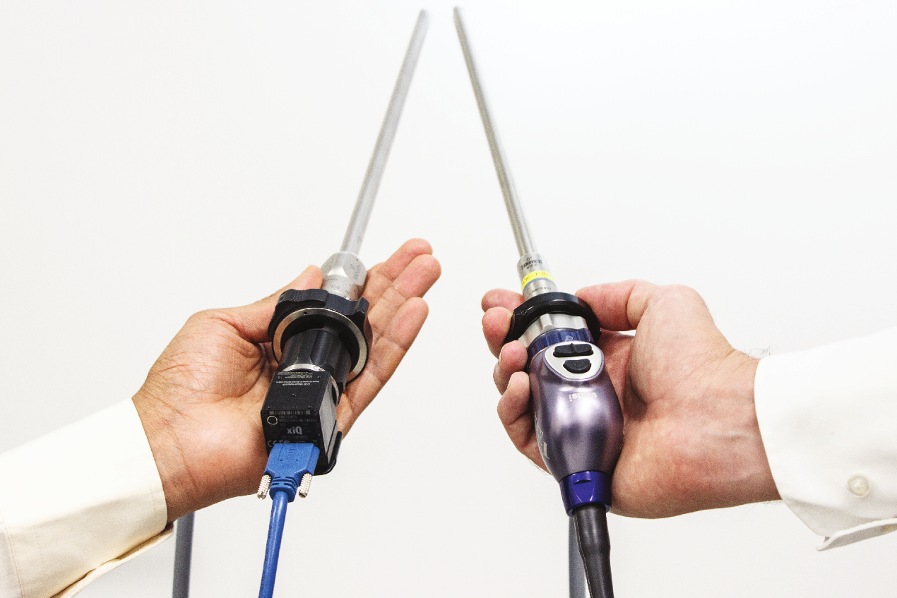 The newly developed multispectral imaging-AI device (left) makes it possible to visualize functional properties of tissue, compared to conventional devices (right), which only generate an RGB video image.