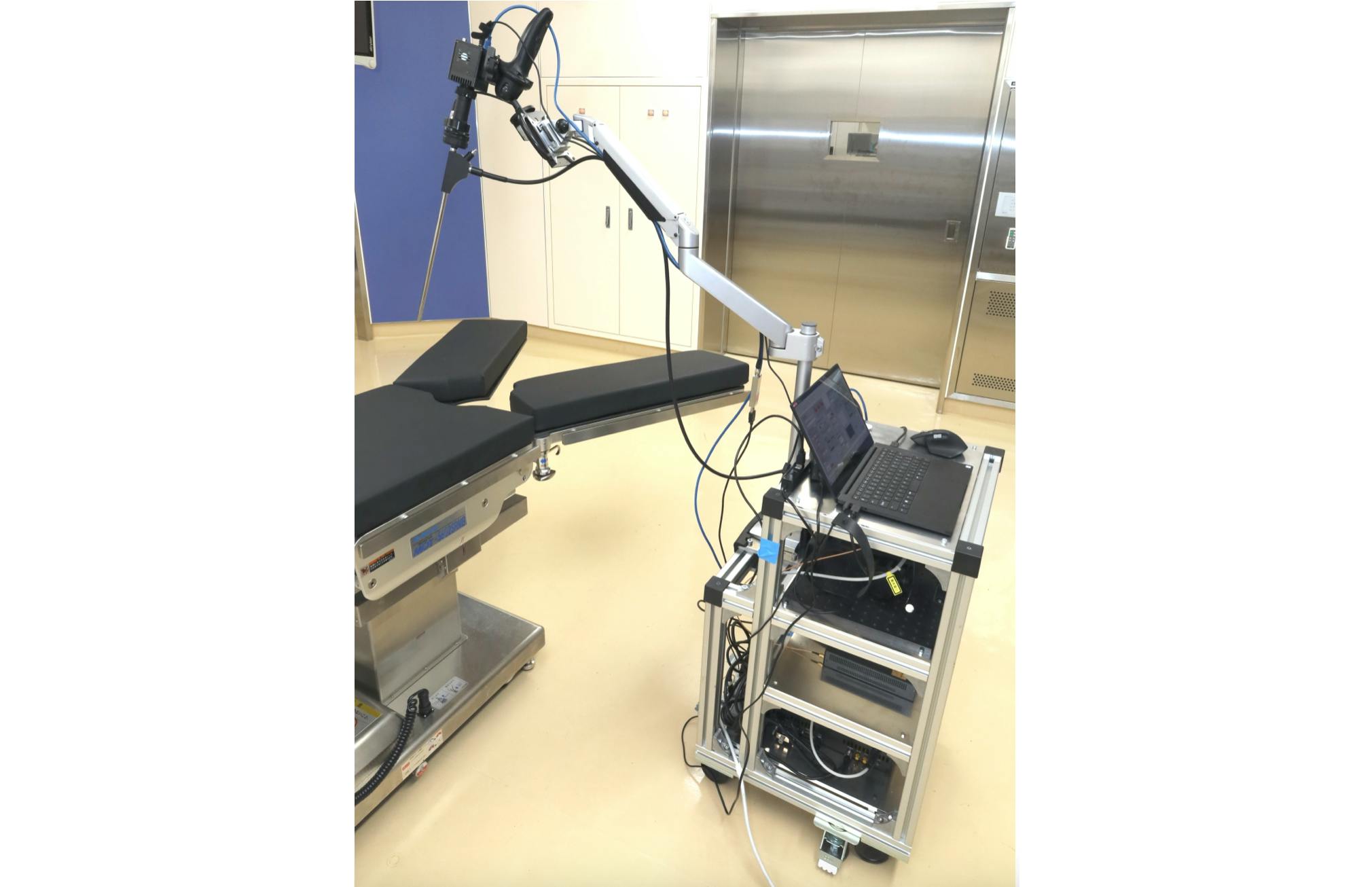 FIGURE 1. An international team of researchers has developed a nondestructive and non-labeling rigid endoscope system capable of near-IR hyperspectral imaging from the visible range to over-thousand-nanometer wavelengths.