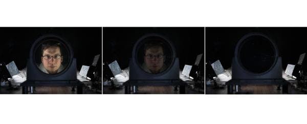 A nonlinear artificial saturable absorber works as follows. The plane of polarization of low intensity light beam does not change in the absorber and the output polarizer blocks the light (images at the bottom). At a high enough intensity, typical for femtosecond pulses, the plane rotates 90&deg; and the light pulse passes through the polarizer.