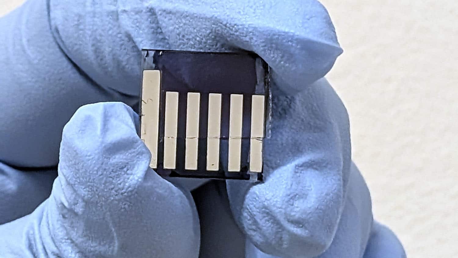 The new spectrometer is just a few square millimeters in size, but sensitive enough to accurately measure a broader range of wavelengths than is currently possible with conventional technologies.