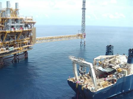 Alcatel-Lucent cable ship in oil and gas deployment