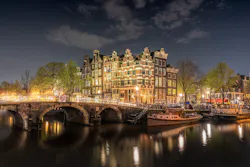 Amsterdam 4230946 1920 5dee955197524 Amsterdam 4230946 1920 5dee955197524