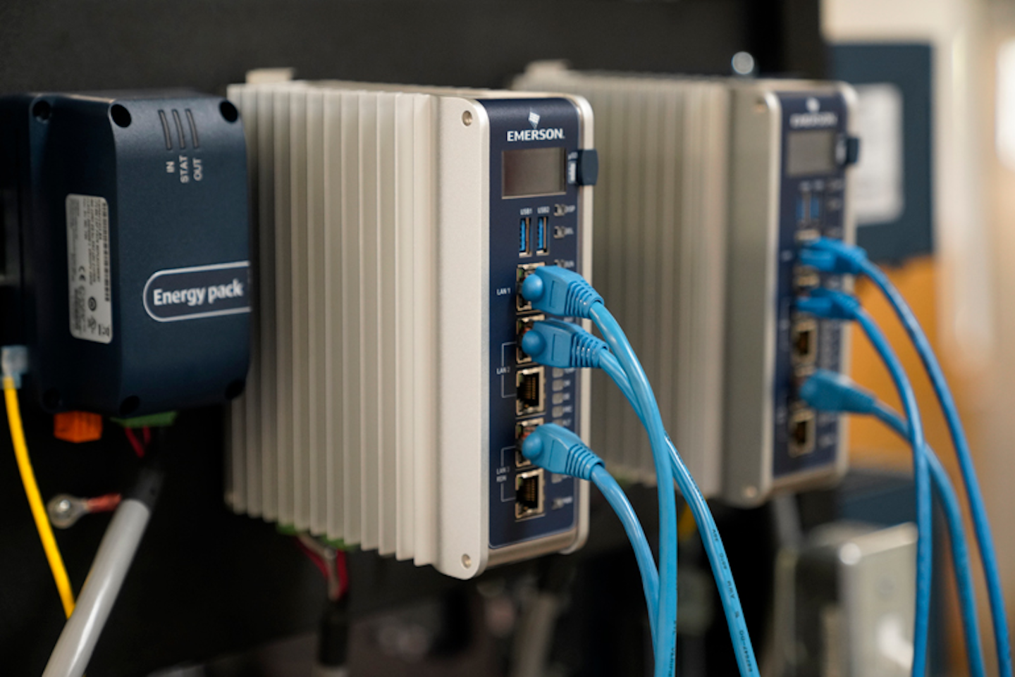 The Emerson RX3i CPL410 edge controller operates as both a PLC and as an edge-located general-purpose computer, ideally positioned to run open IIoT enablement applications.