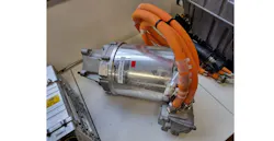 GEN 1 cars were powered by an electric motor developed by McLaren Applied Technology. It could take a car from 0 to 62 mph in 3 sec. It was powered by a 550-lb battery pack but did not have enough power to last an entire race. To compensate, each team had two cars and the driver would switch to the car with fresh batteries halfway through the race. GEN 1 cars were powered by an electric motor developed by McLaren Applied Technology. It could take a car from 0 to 62 mph in 3 sec. It was powered by a 550-lb battery pack but did not have enough power to last an entire race. To compensate, each team had two cars and the driver would switch to the car with fresh batteries halfway through the race.