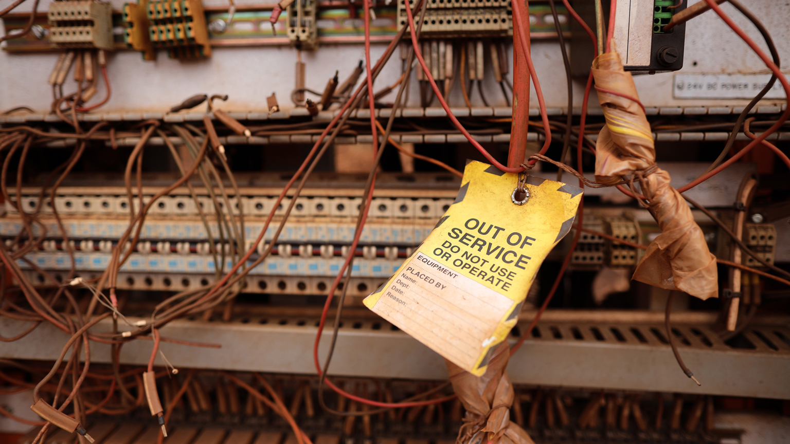 Out of service tag on wire