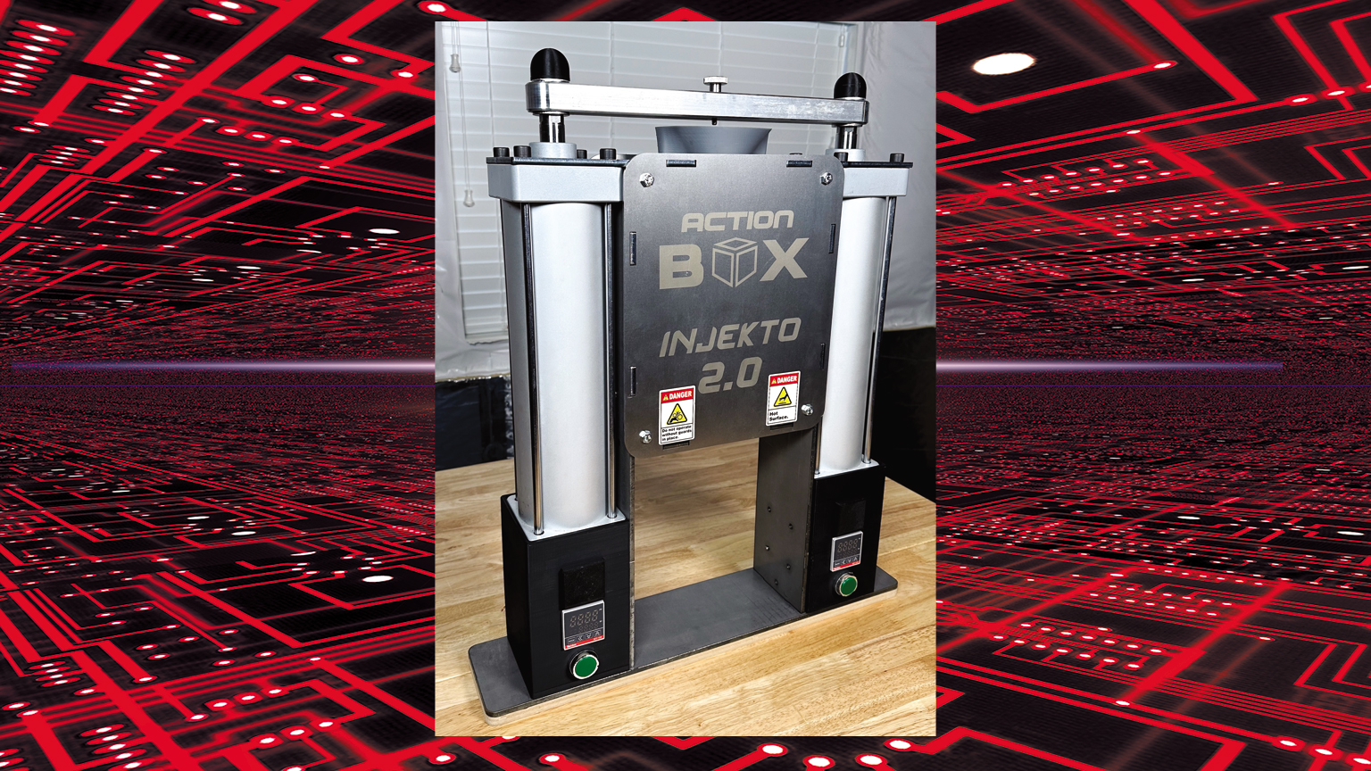 The INJEKTO injection molder