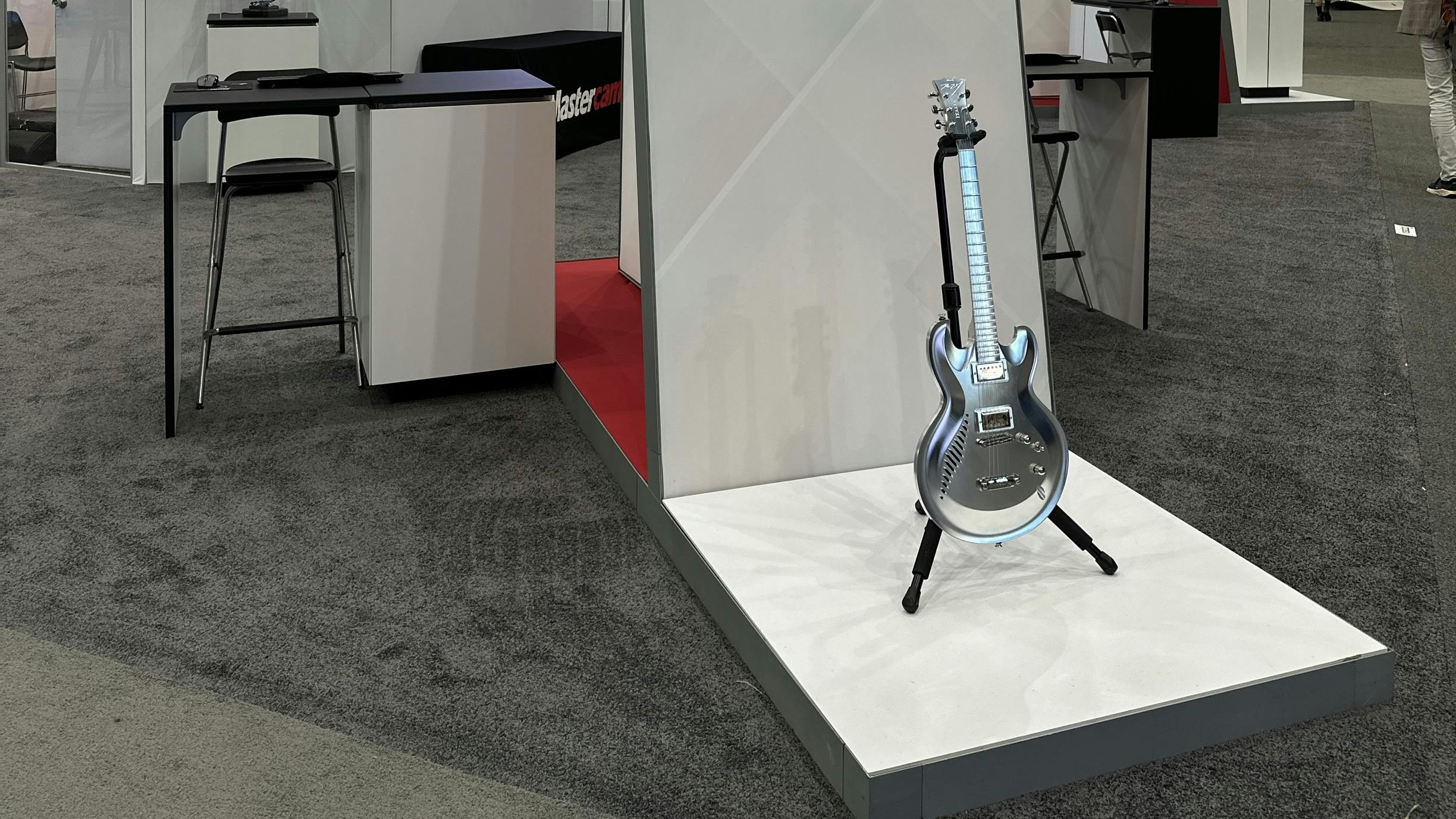 675b3bc7d21ac6245e46a2f5 Guitar Full Image