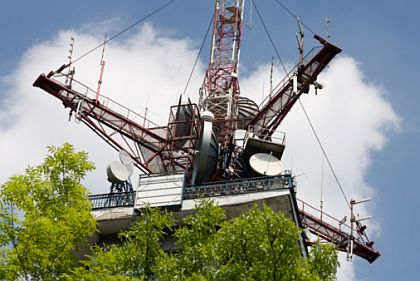 ARINC supercomputers help design and model the performance of complex aviation antennas