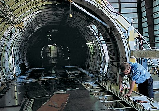 Content Dam Avi Online Articles 2012 04 St Aerospace 757 200sf Ptf Wip