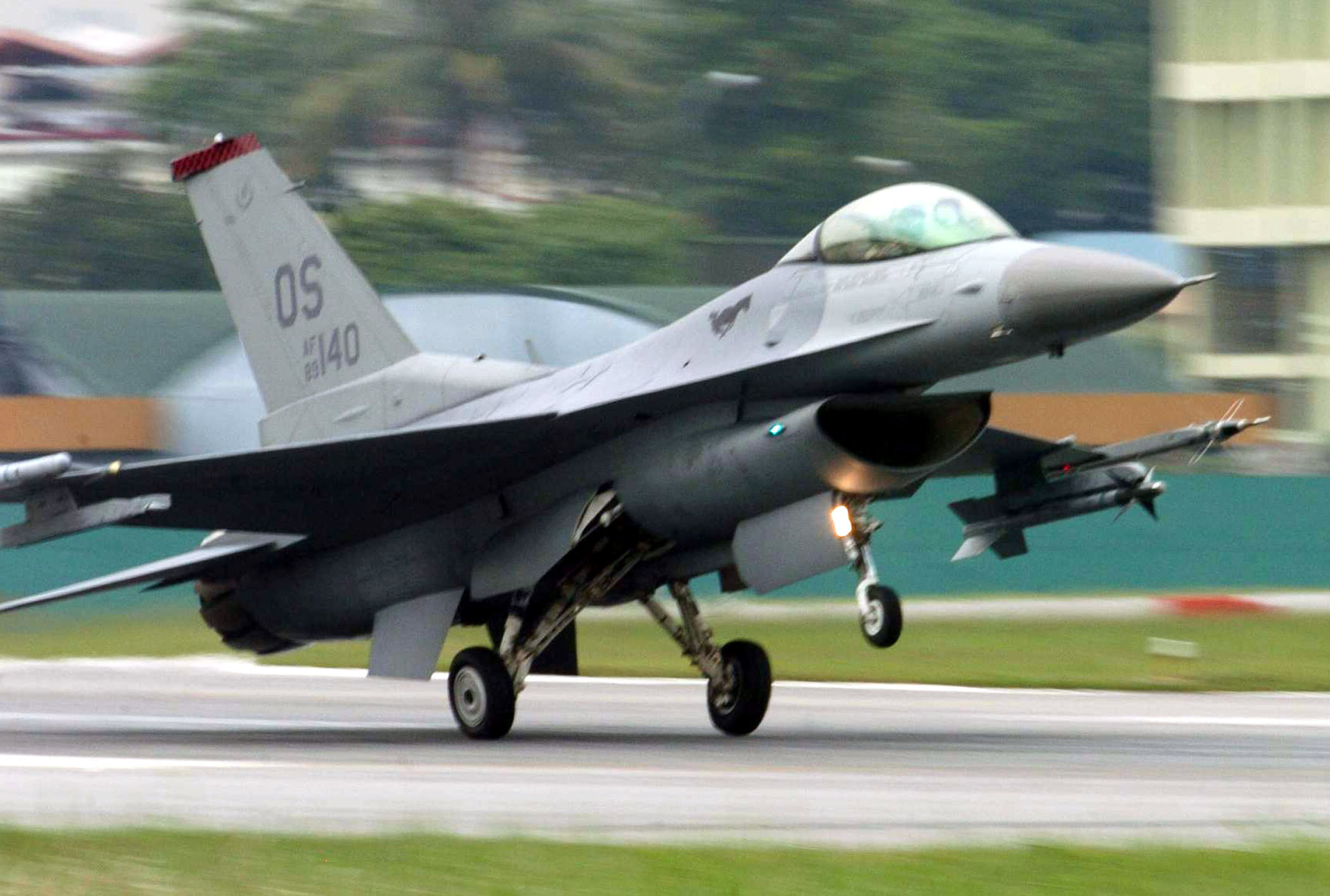 F-16