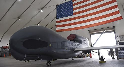 Content Dam Avi Online Articles 2019 03 Eq 4 Global Hawk At Al Dhafra Air Base