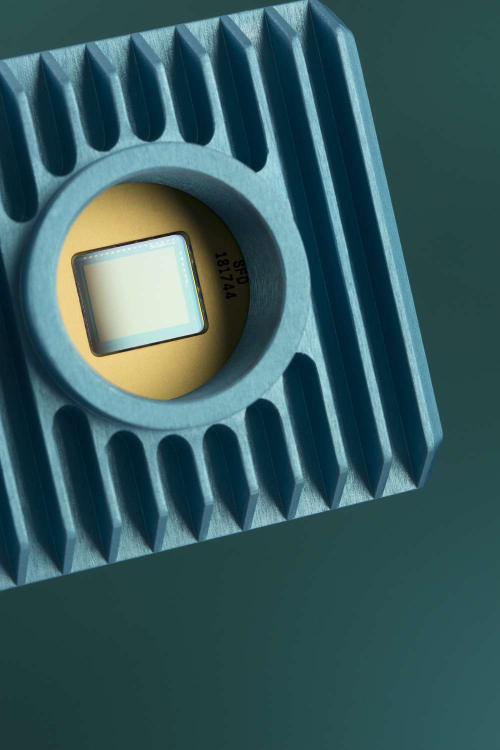 SNAKE SW Series of InGaAs sensors and camera cores