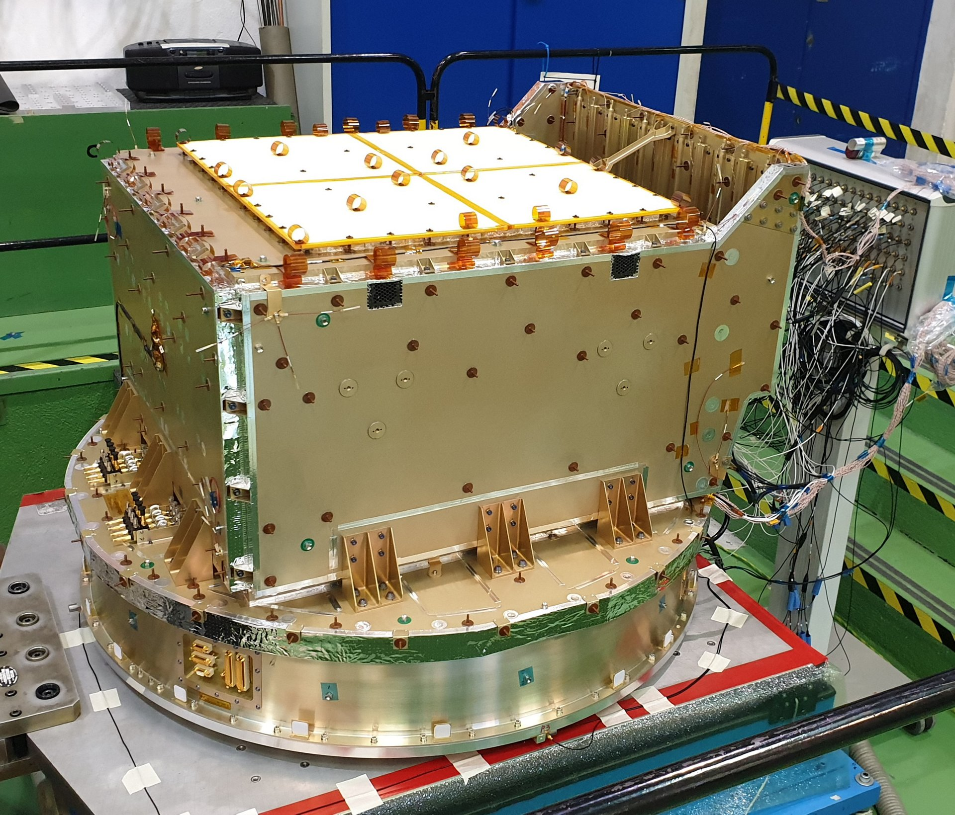 Eutelsat Quantum Elsa Antenna 5dd6df31b5066