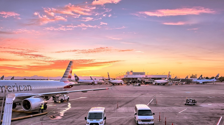 Airport 1553958 960 720 5edd5fe688bba 60638f998c135