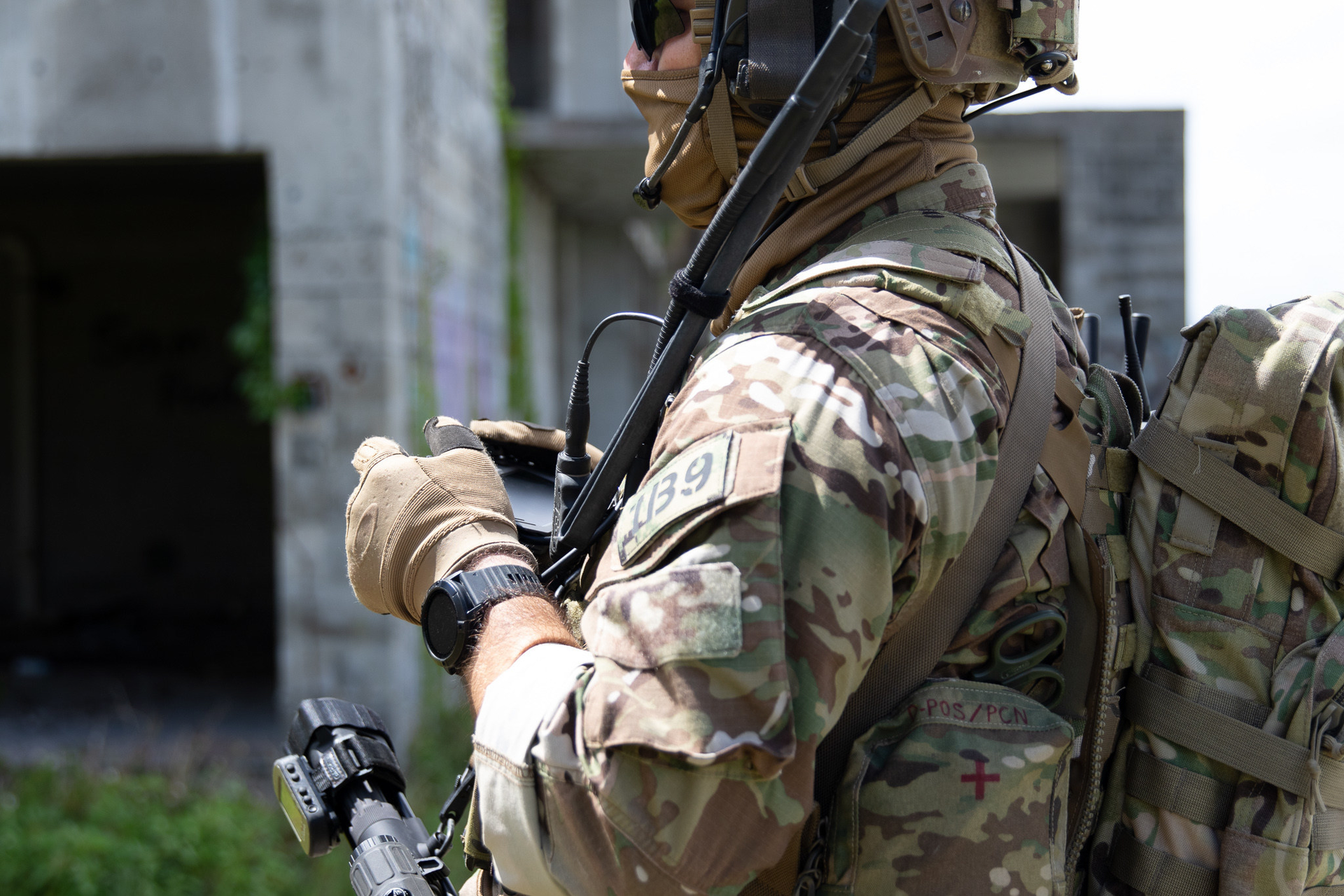 Operator With Grip 616f2786e47e2