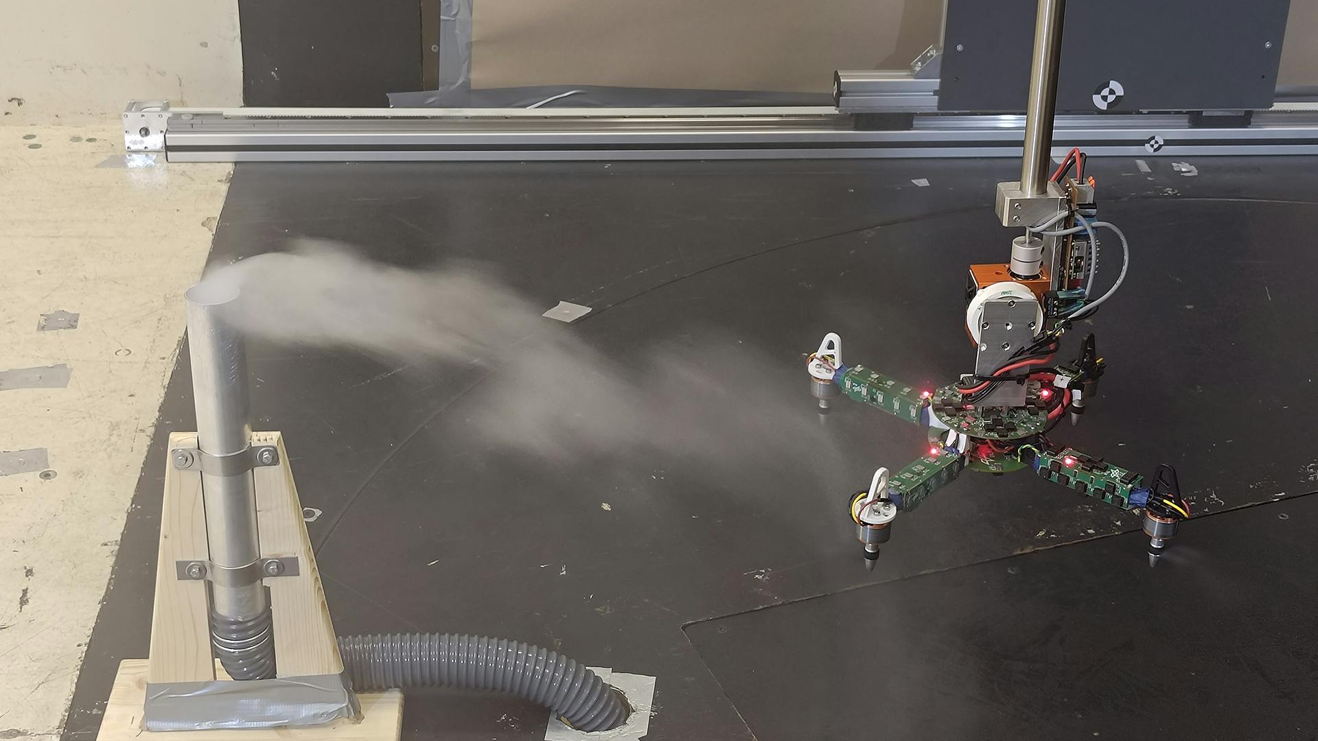 As part of the STARE experiments conducted in the low-speed wind tunnel, the DLR team is investigating, among other factors, which areas on the drone's surface are more suitable for recording gas concentration and wind strength. Furthermore, correction algorithms are to be developed at a later stage to eliminate the errors in measurement data caused by the downdraft effect. Credit: DLR (CC BY-NC-ND 3.0)