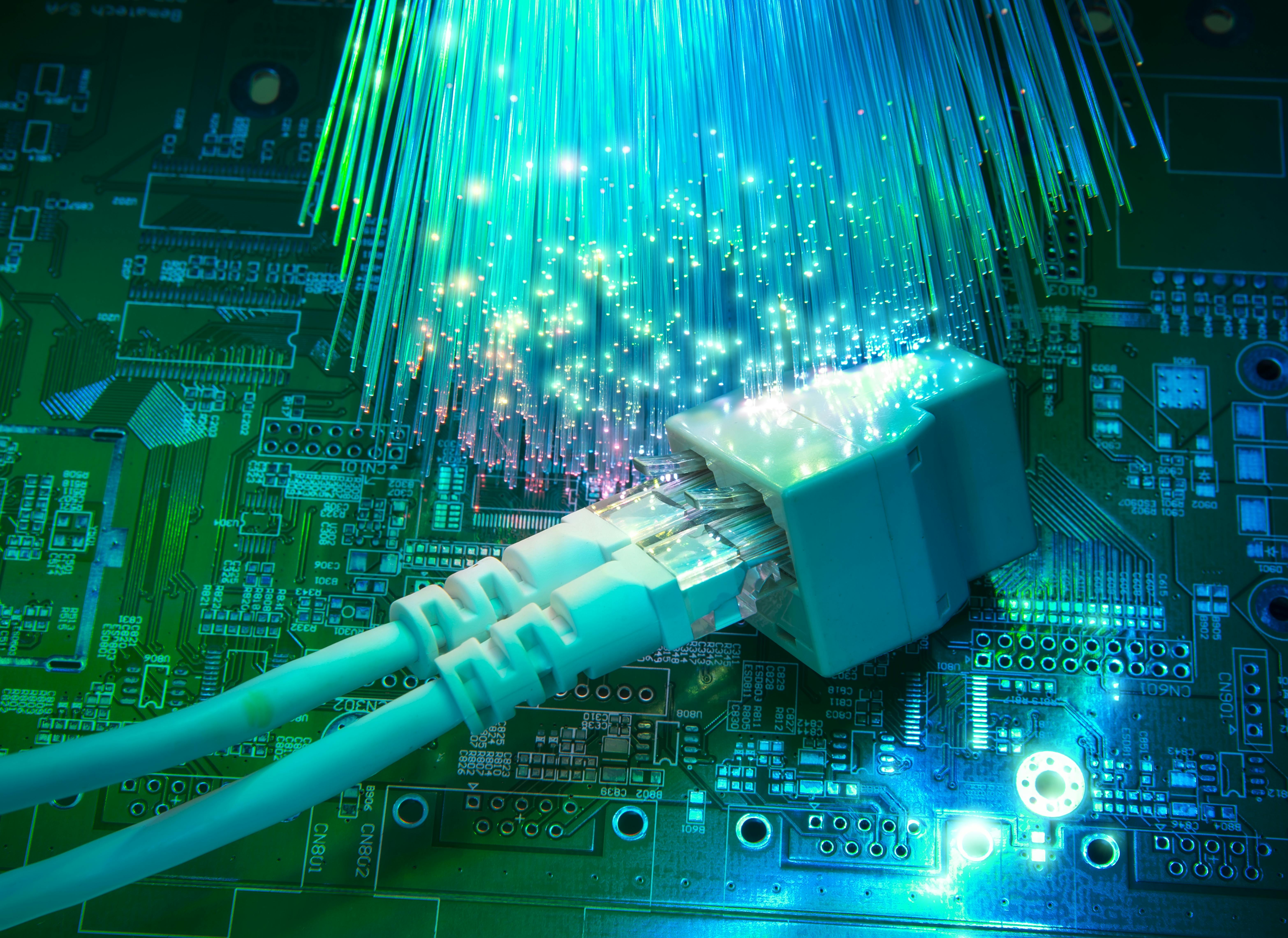 HAPPI focuses on high-density 3D chip optical links and the ability to provide several routing planes within a photonic integrated circuit or photonic interposer.