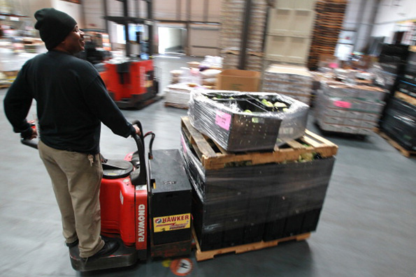 Ways to Reduce Injuries in the Material Handling Process