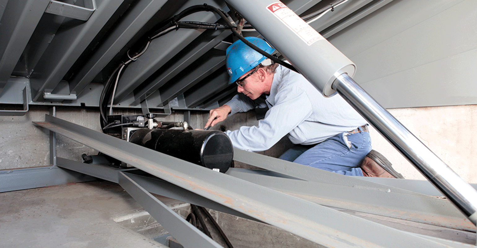 Loading dock leveler