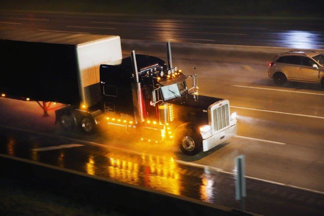Wallpaper Should Truck Driving Age Be Lowered To Fill Driver Shortage For Android Free