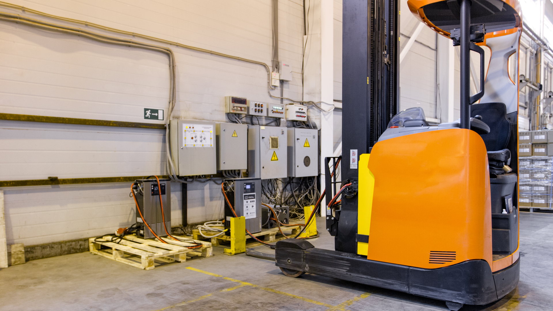 Forklift Charging 64cd37486f6ed