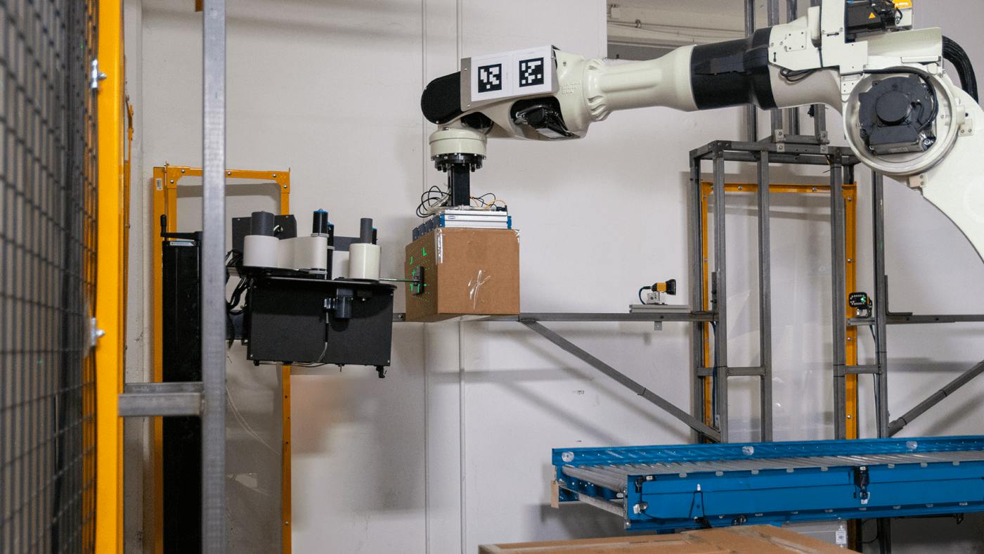 65adbba9571d81001dff75ac Dexterity Robotic Palletizer