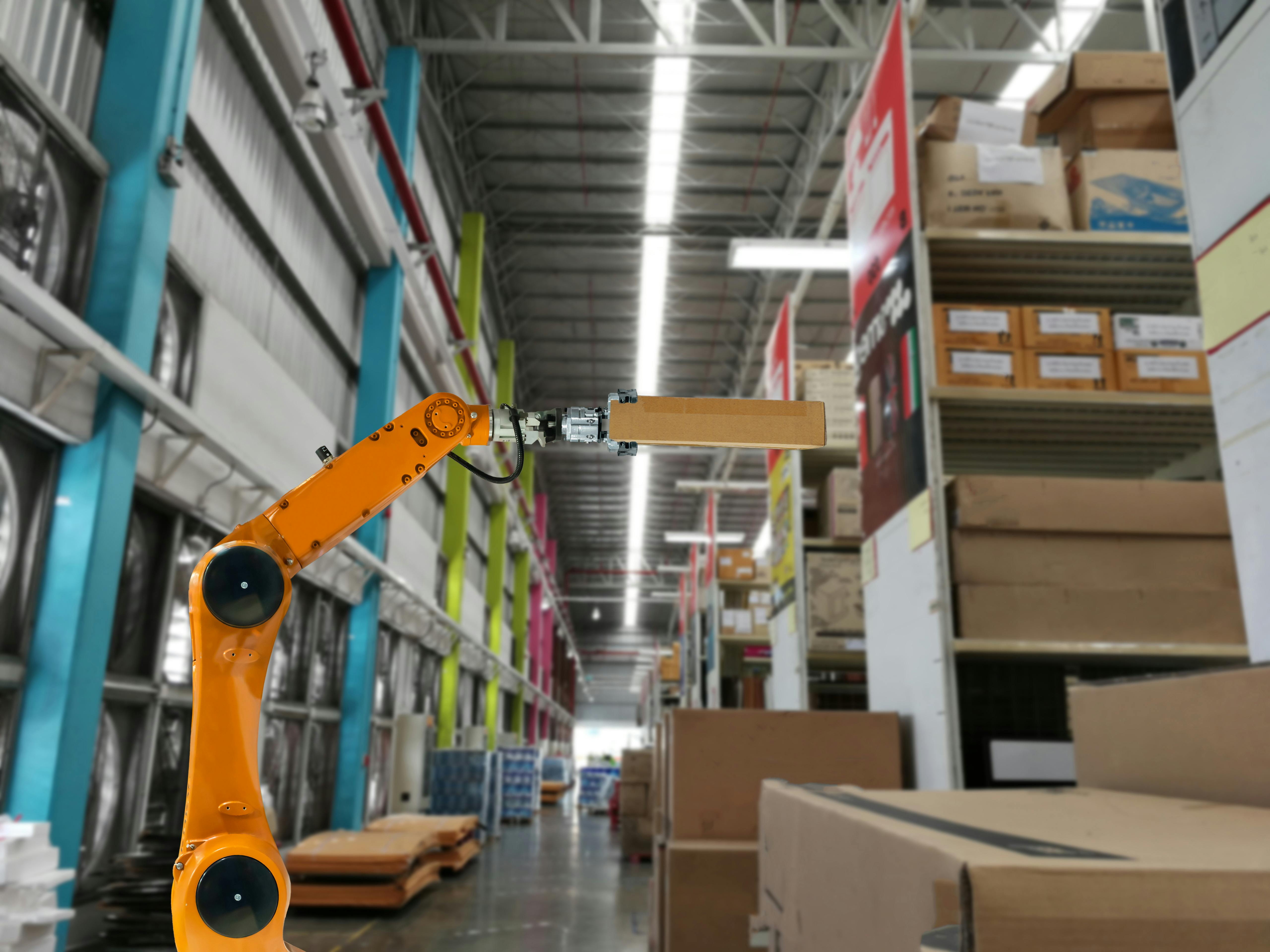 Collaborative Robots Use Increases in Warehouses