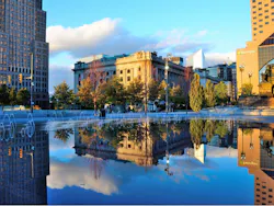 Howard M. Metzenbaum United States Courthouse reflecting in the pool on Public Square of Cleveland, Cuyahoga County, Ohio. By Nina Alizada/Shutterstock.com Howard M. Metzenbaum United States Courthouse reflecting in the pool on Public Square of Cleveland, Cuyahoga County, Ohio. By Nina Alizada/Shutterstock.com