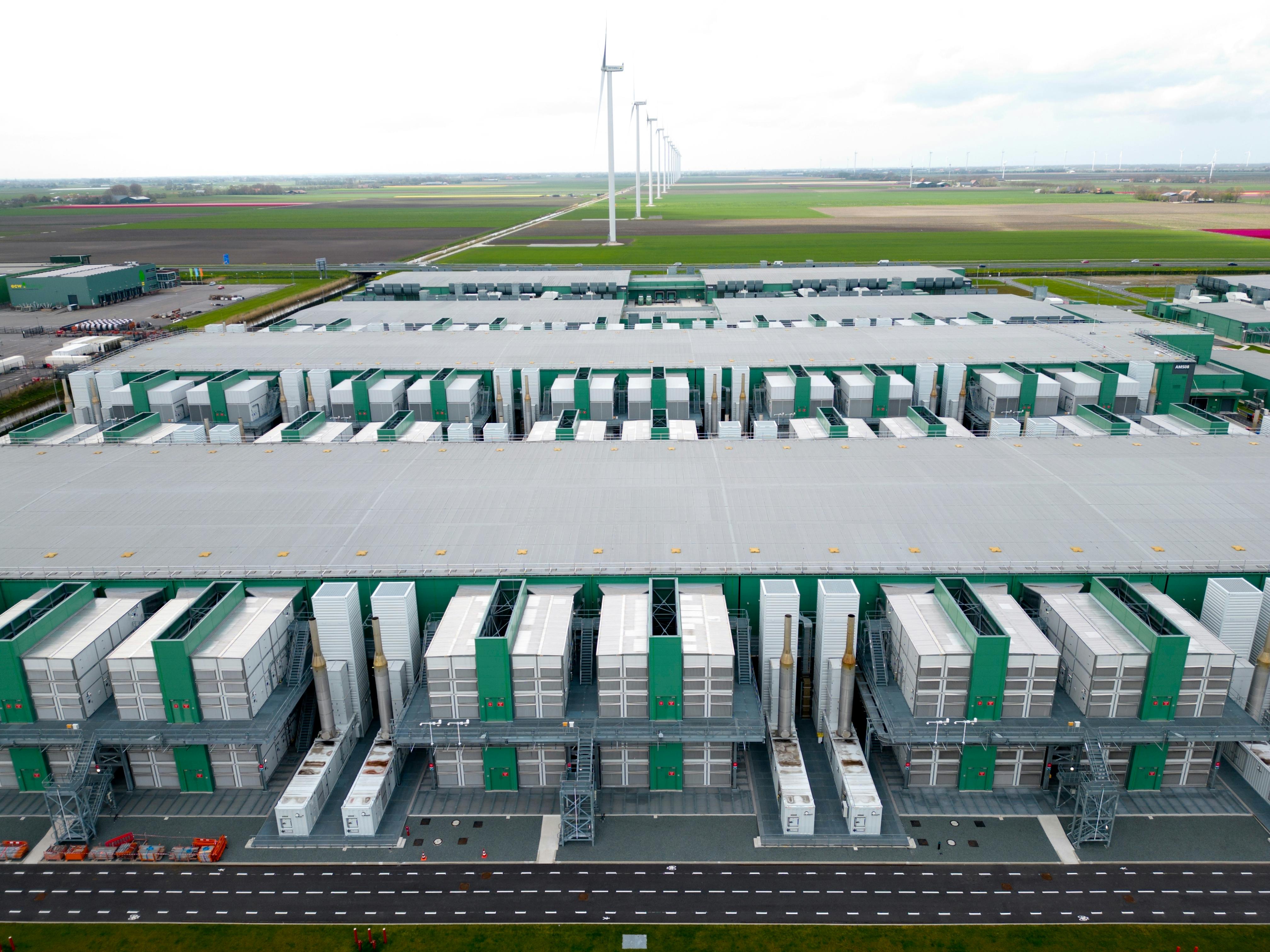 67d19f1103a947bd31724b7d Shutterstock Data Center