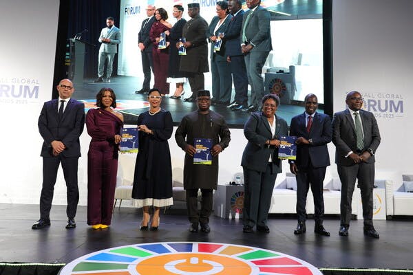 Barbados Prime Minister Mia Mottley launches the Barbados Energy Transition and Investment Plan flanked by Damilola Ogunbiyi, special representative of the UN Secretary-General for Sustainable Energy for All and co-chair of UN-Energy, among others at the SEforALL Global Forum (Source: Sustainable Energy for All)