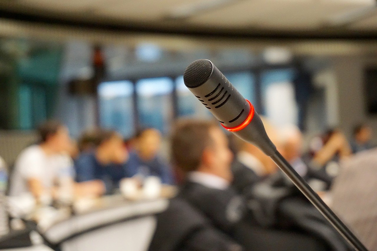 Pixabay Conference Microphone 704255 1280 5e8c85e5a870e
