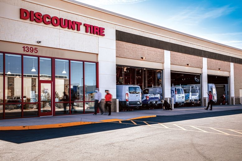 1673022117441 Discounttirefleetstoryservicebaysresized