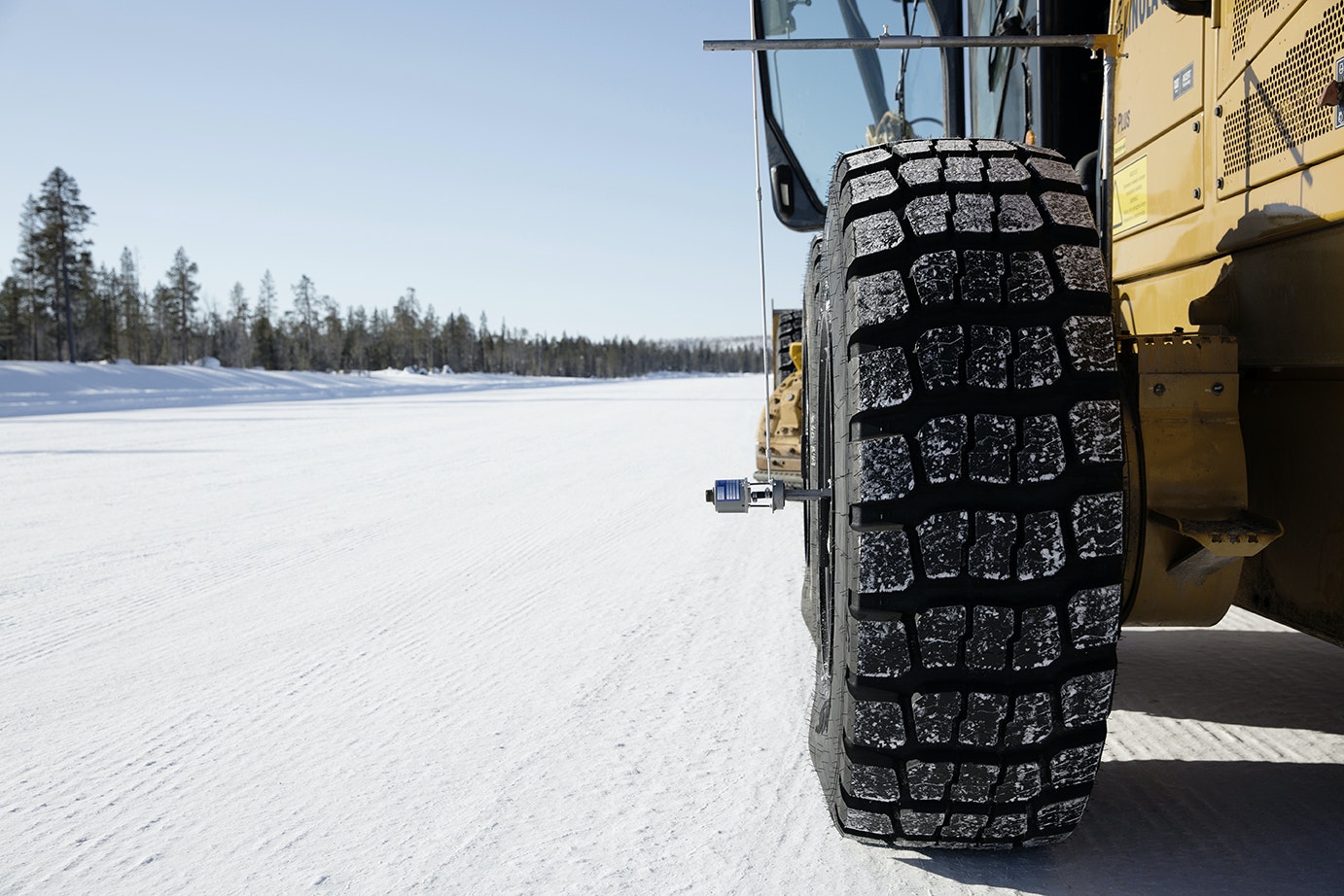 1673023078266 Trelleborgemr1025giveswintergriptoloadersandgraders