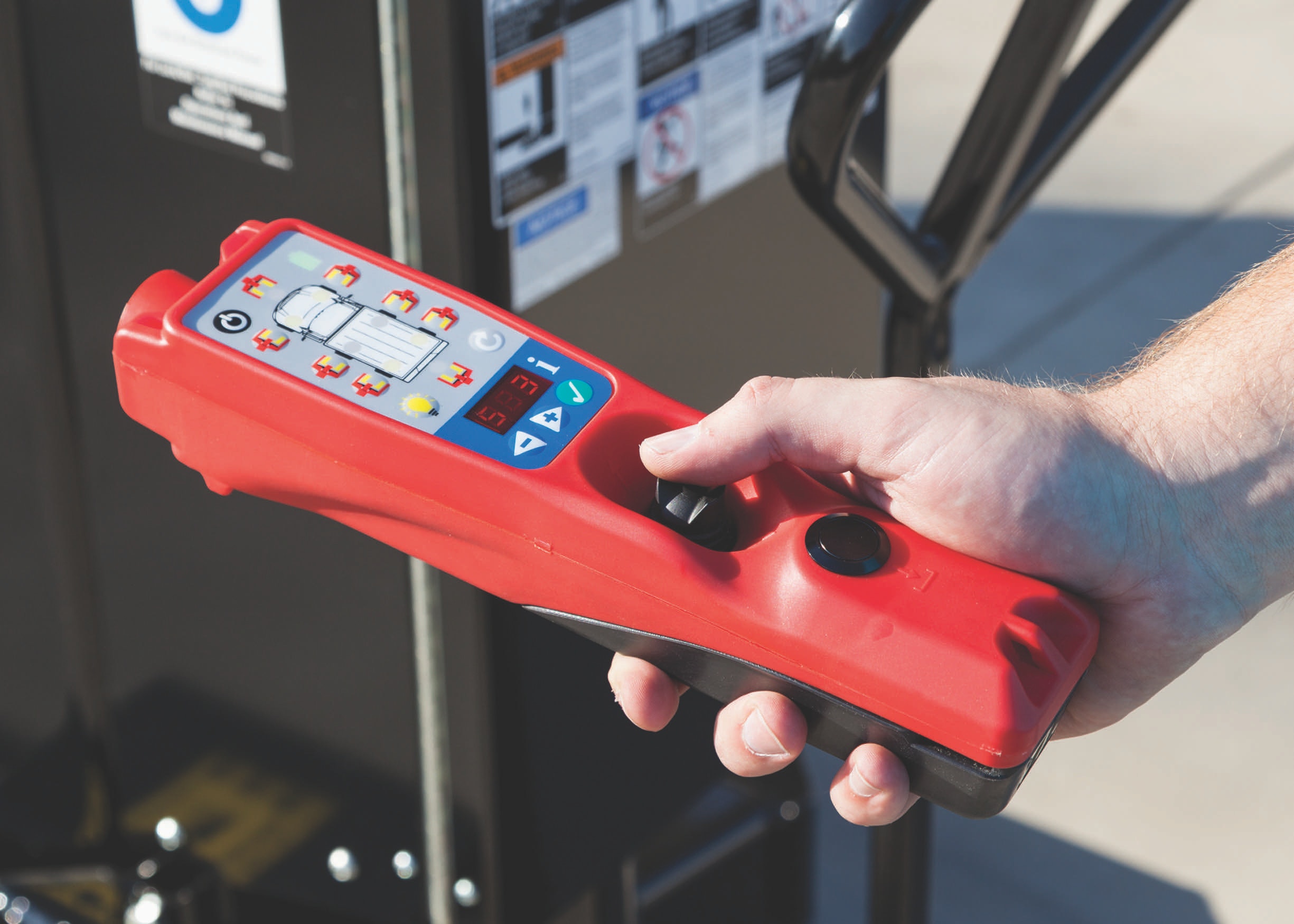 1673039595831 Rotaryliftexpandsremotecontrolledmobilecolumnliftline