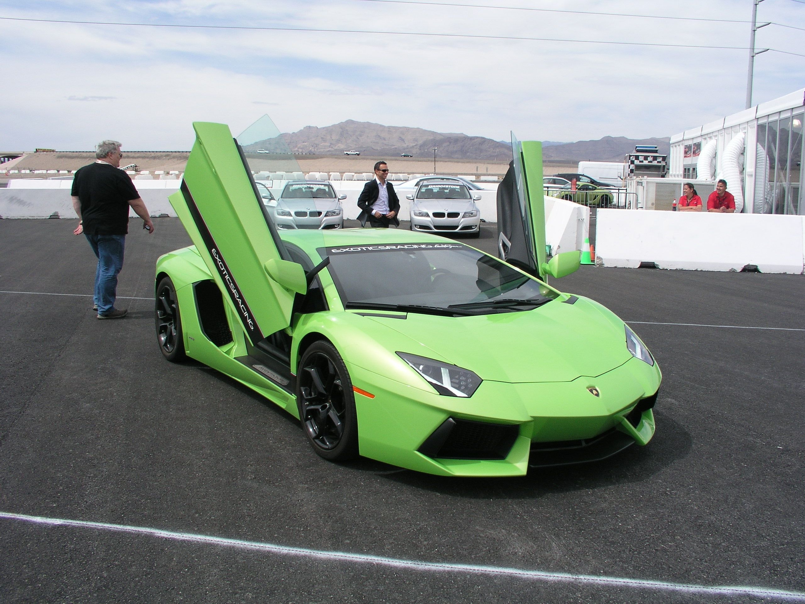 1673043175454 Selltricobladeswinaracingexperience