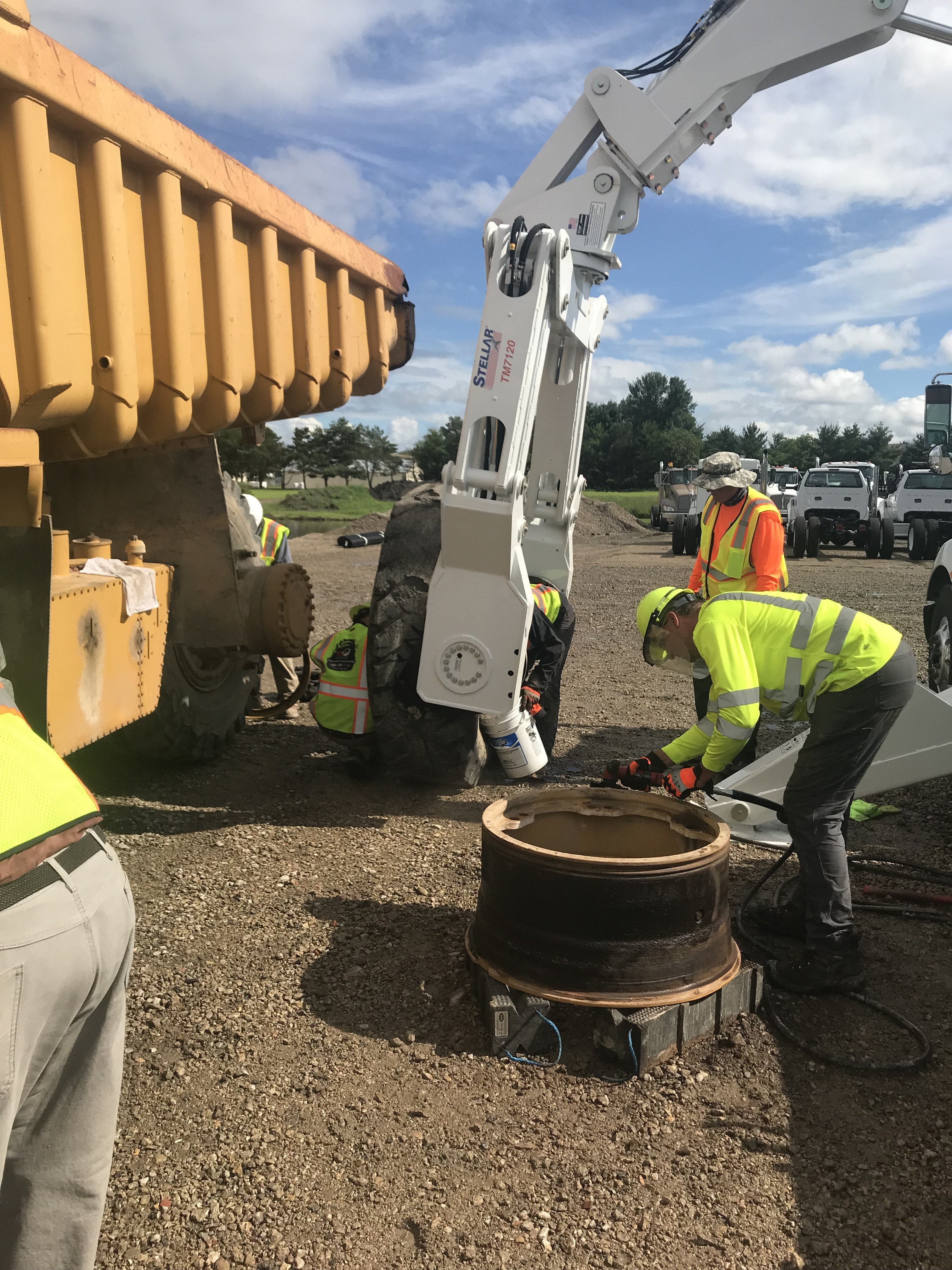 1673280303305 Thetop5safetyhazardsofotrtireserviceandhowtoavoidthem