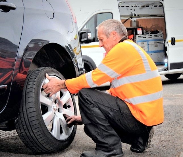 1673301264426 Mobiletireinstallationpicksupsteamineurope