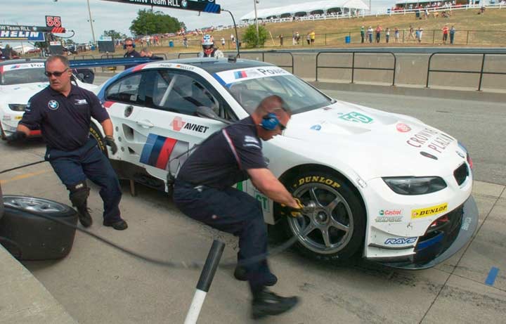 1673303406693 Dunlopandbmwteamrlltakepodiumatmosport