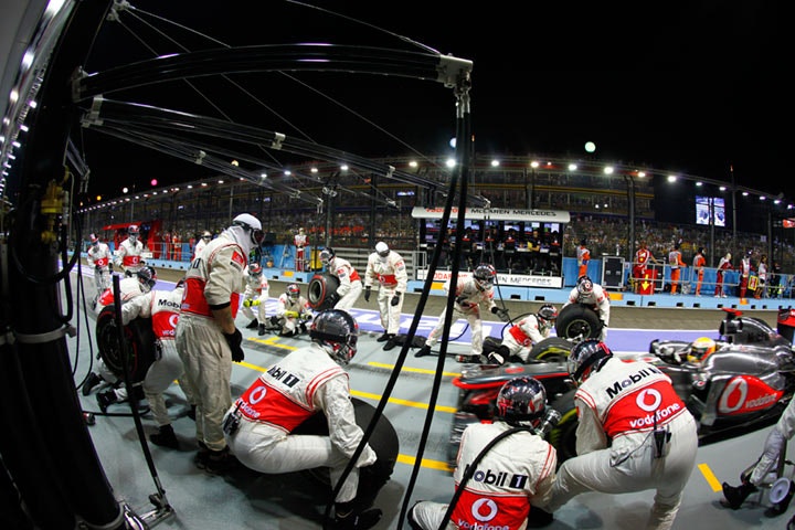 1673304094242 Vettelclaimsfirstvictoryinsingaporewithpirelli