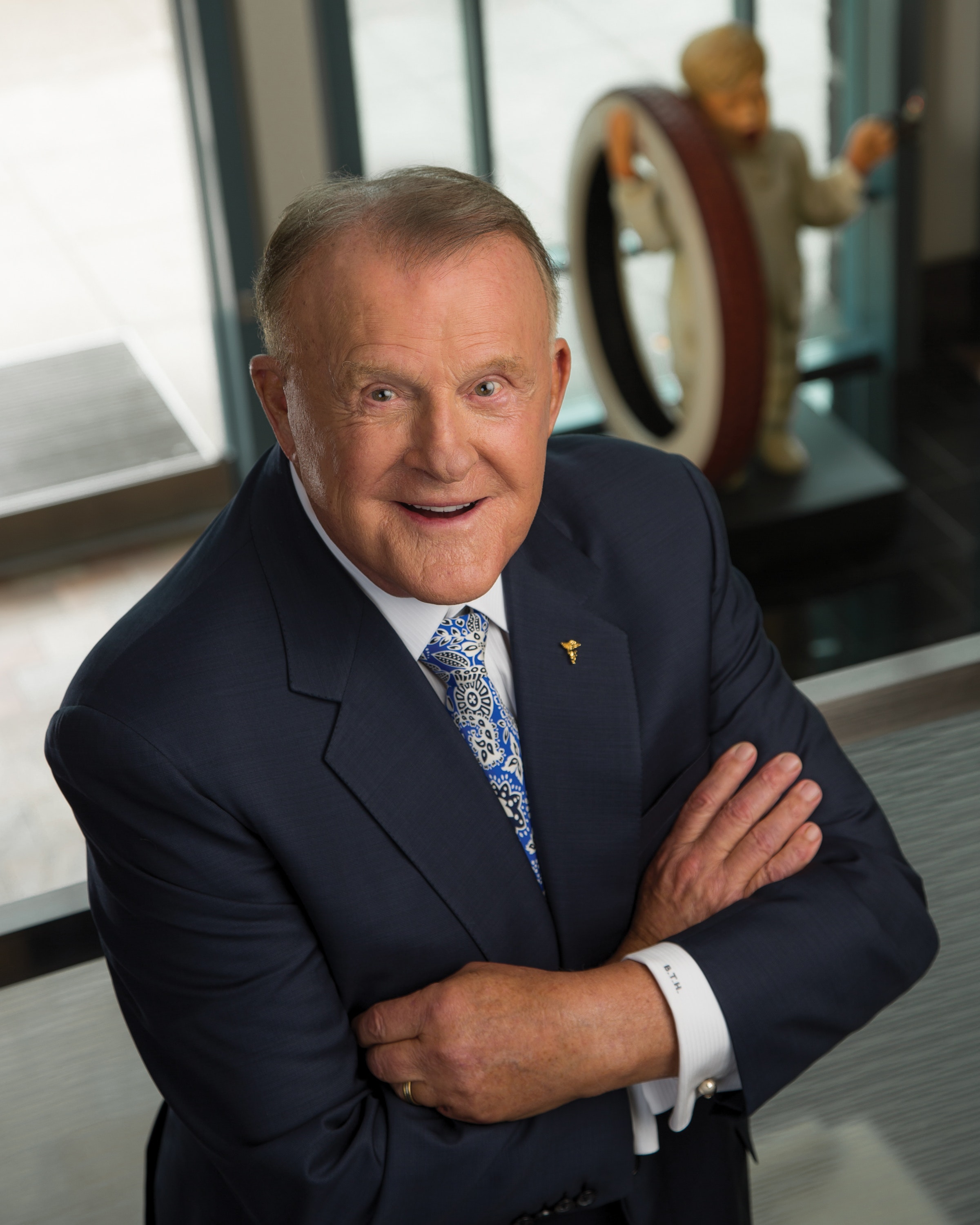 1673305557892 Brucehallefounderofdiscounttirehasdiedatage87