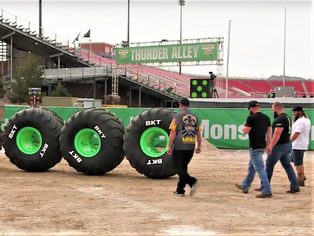 1673320099784 Bktmonsterjamtiresgueststaronrealitytv