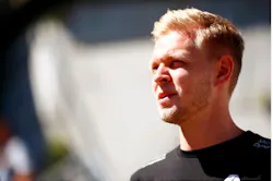 1673378062562 Haasf1teamsignskevinmagnussen 1673378062562 Haasf1teamsignskevinmagnussen