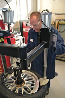 1673379479400 Mountingandbalancinguhptires 1673379479400 Mountingandbalancinguhptires