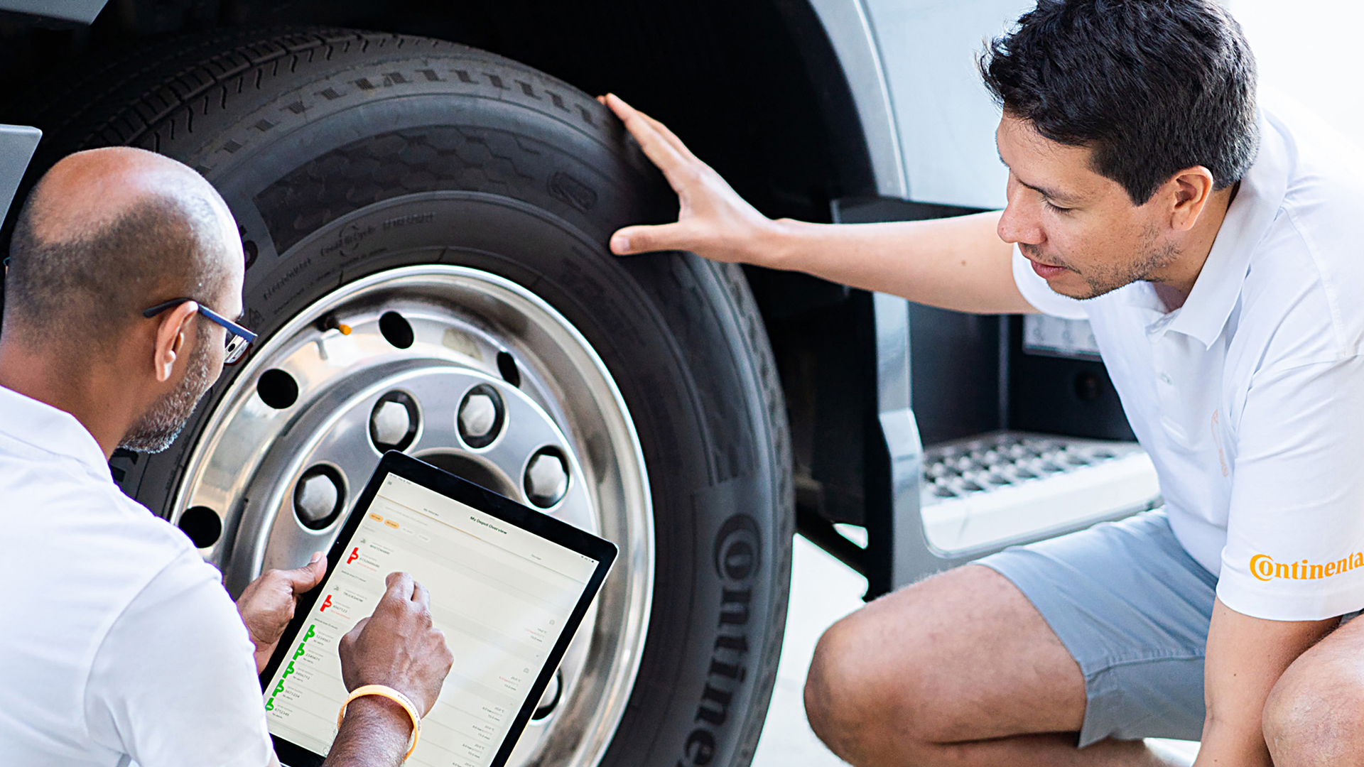 With the advanced version of ContiConnect 2.0, users can record and manage all tire condition and historical data in one spot.