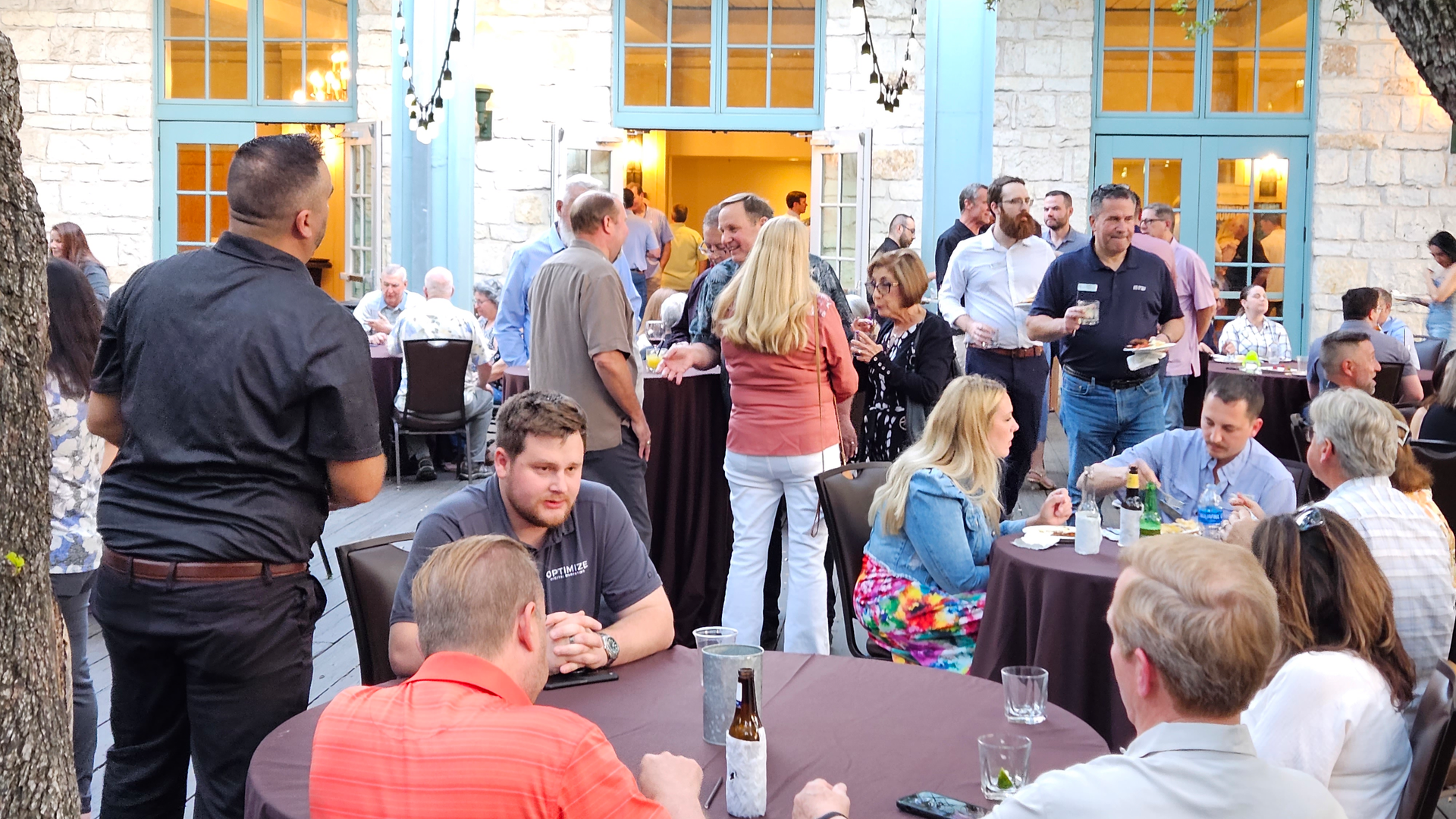 Members of the Independent Tire Dealers Group LLC recently gathered in San Antonio, Texas, for the group's annual meeting.
