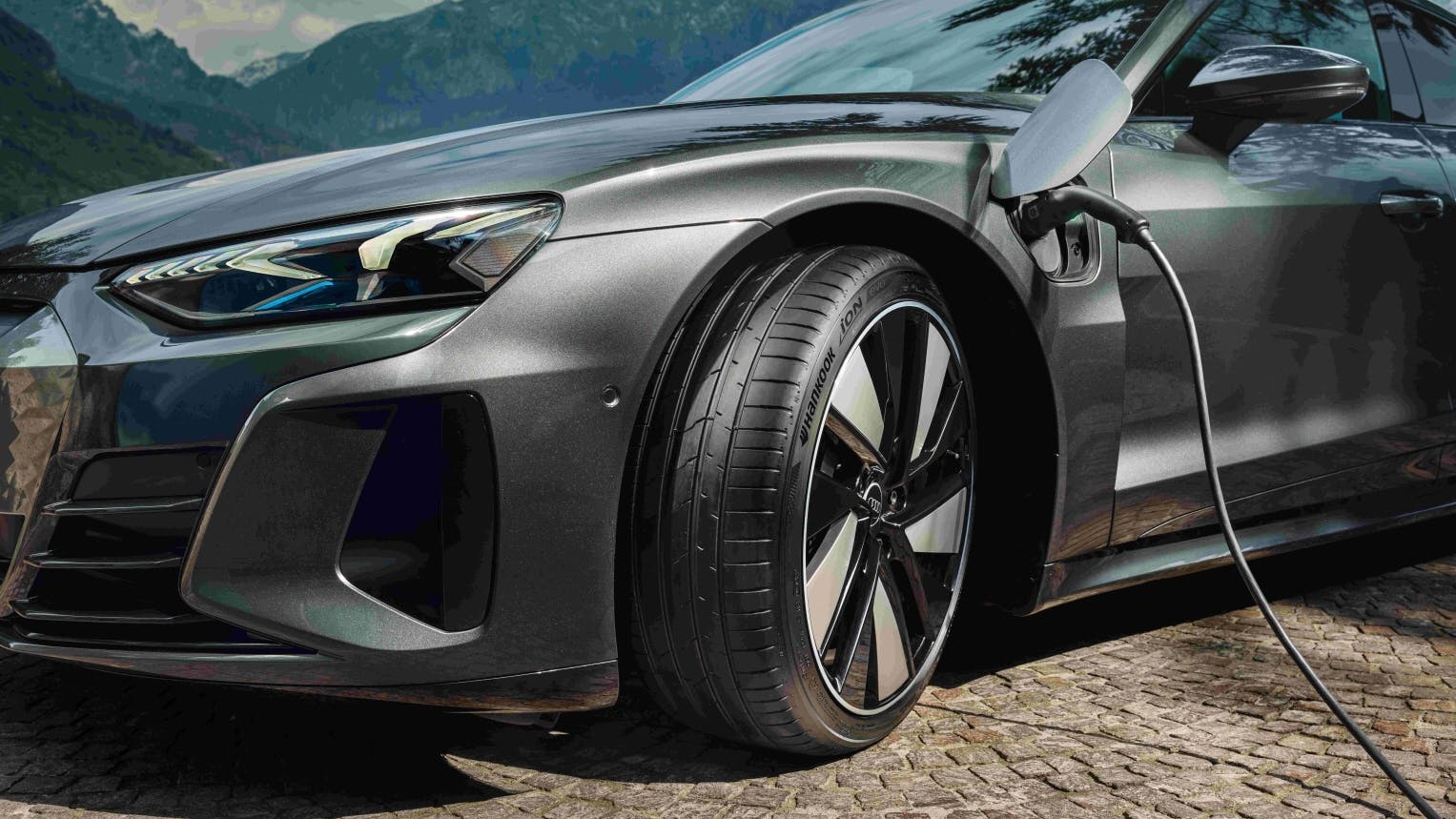 Hankook is the first official tire partner of golf league TGL.