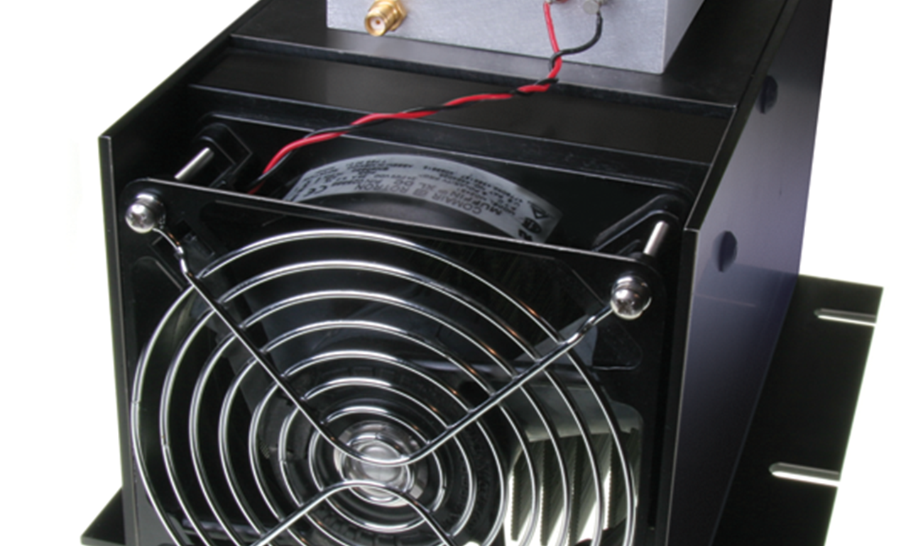 Amplifier Powers 20 W from 70 to 500 MHz