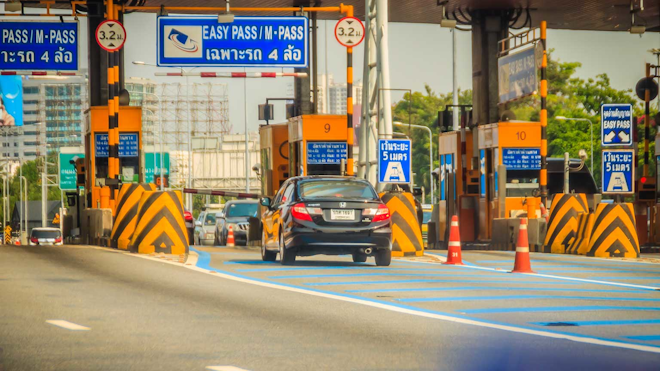 Toll Kampwit Dreamstime com