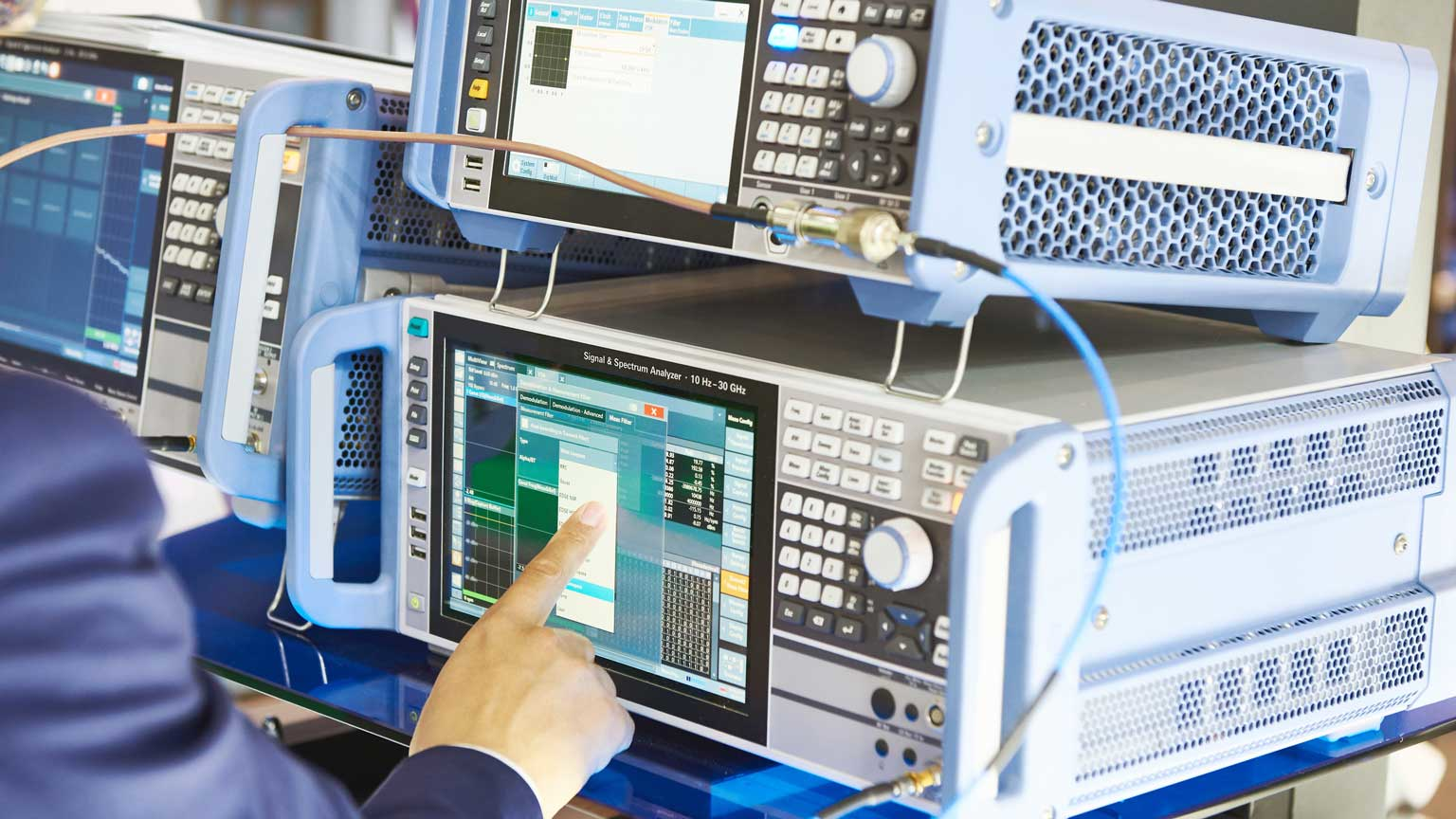 Spectrum Analyzer Dreamstime Ryzhov Sergey 151054813 Promo