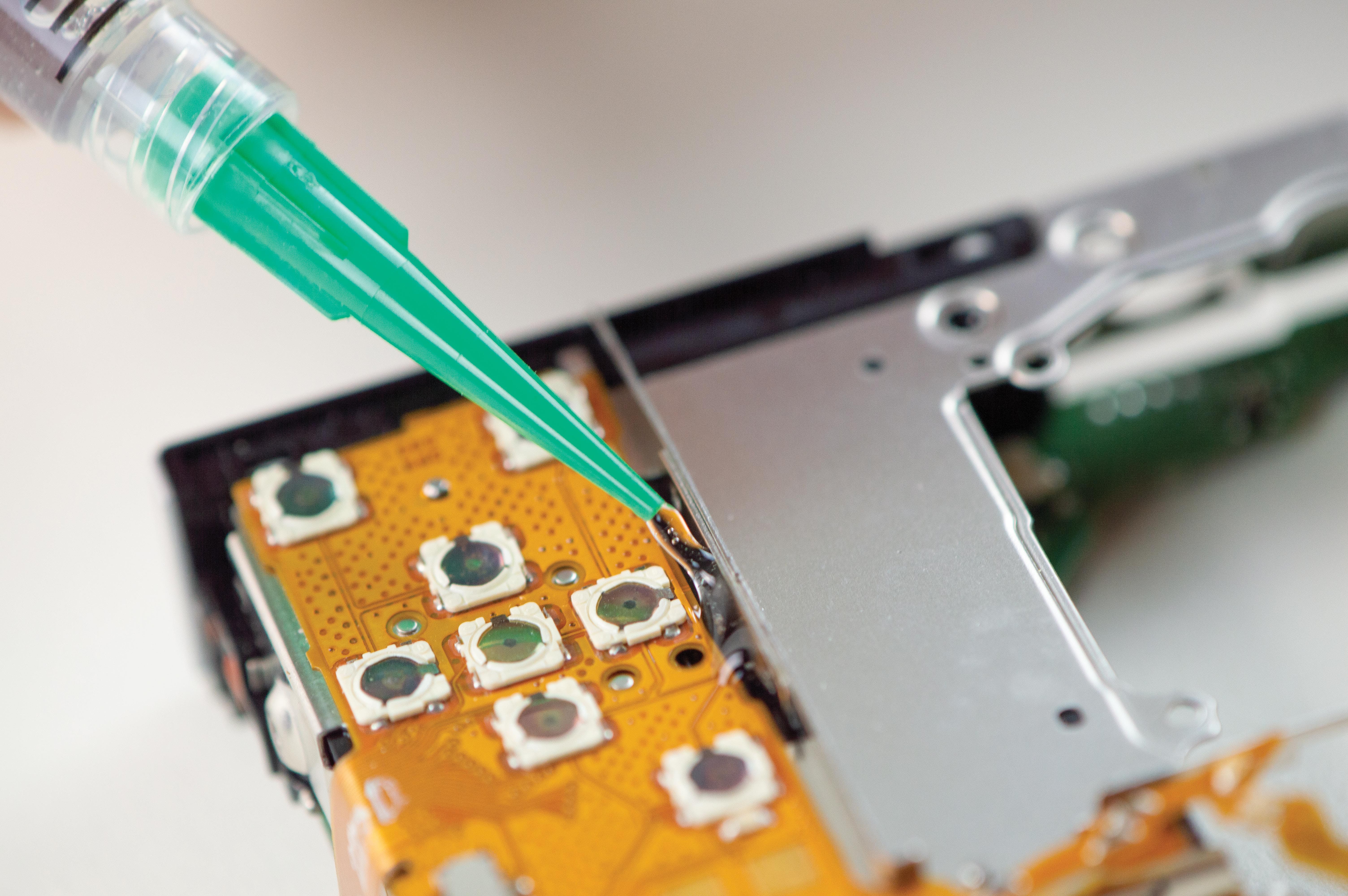 UV23FLDC-80TK is a one component, UV and heat curable epoxy system with moderate viscosity that cures with good flexibility.